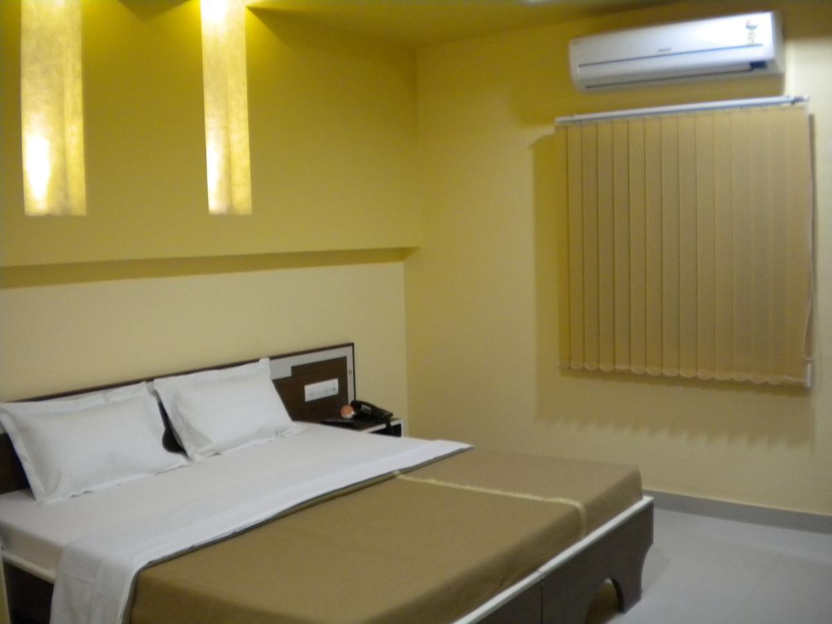 Hotel Raj Mahal ไบคาเนอร์ ภายนอก รูปภาพ