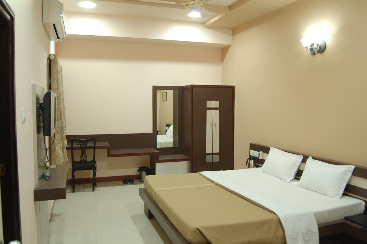 Hotel Raj Mahal ไบคาเนอร์ ภายนอก รูปภาพ