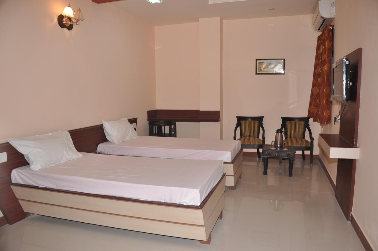 Hotel Raj Mahal ไบคาเนอร์ ภายนอก รูปภาพ